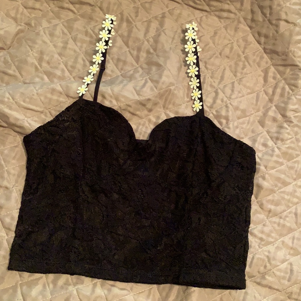 Black forever 21 cropped tank with daisy straps